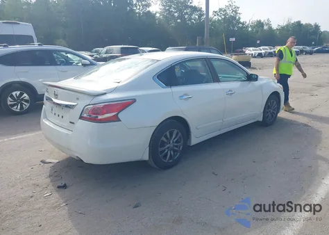 2015 Nissan Altima 2.5 S from USA, damaged, VIN 1N4AL3AP3FC571701